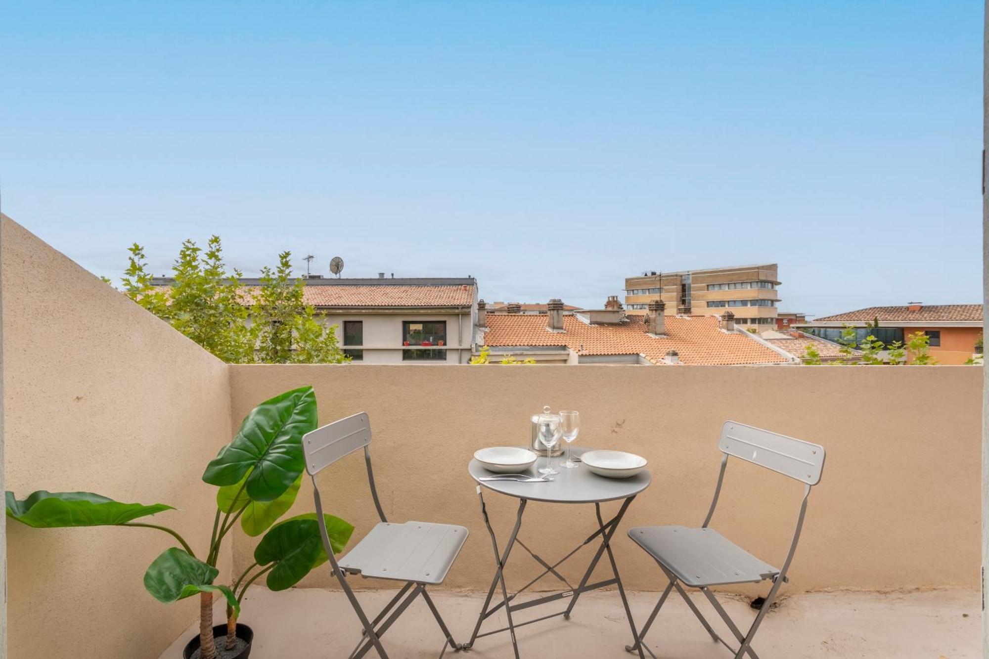 T3 Renove Avec Terrasse Et Vue